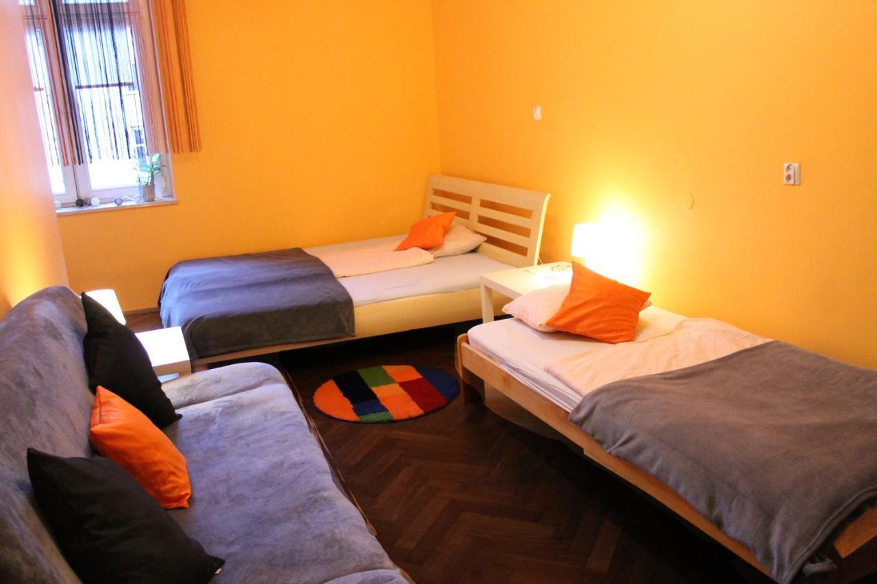 Hostel Centrum Sabot Cracovia Exterior foto