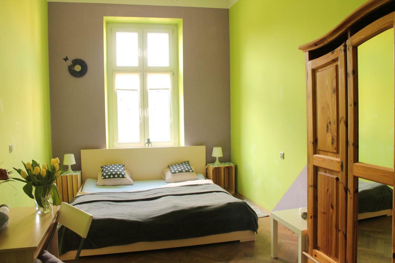 Hostel Centrum Sabot Cracovia Exterior foto